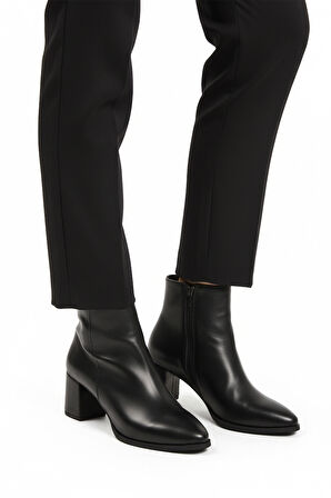 Aspor Siyah Fermuarlı Kadın Topuklu Bot