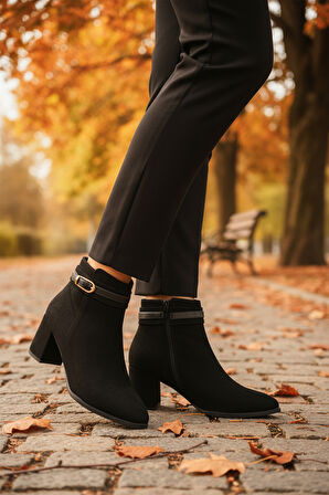 Aspor Siyah Süet Fermuarlı İçi Kürklü Kadın Topuklu Bot