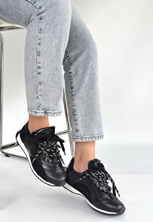 Pabucmarketi Siyah Paraşüt Detaylı Bağcıklı Kadın Spor Ayakkabı