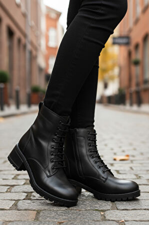 Aspor Siyah Hakiki Deri Fermuarlı Bağcık Detaylı Kadın Topuklu Bot