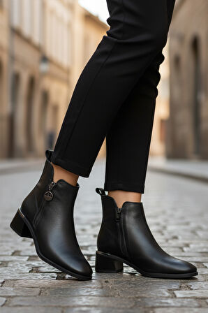 Aspor Siyah Hakiki Deri Polarlı Fermuarlı Kadın Topuklu Bot