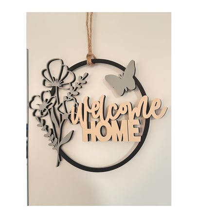 Welcome Home Yazılı 3D Baskı Kapı Süsü – Modern Çiçekli Duvar & Kapı Dekoru