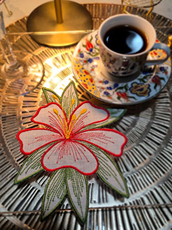 Agbtrend 2 Adet Kırmızı Zambak Nakışlı Sunum ve Kokteyl Peçetesi