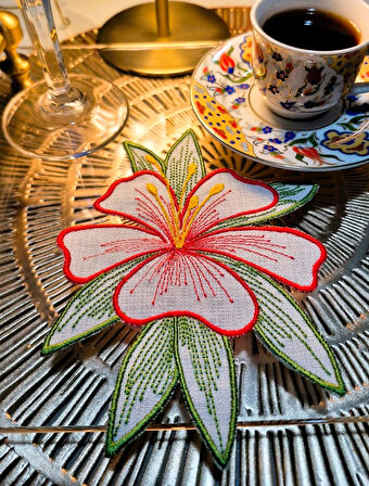 Agbtrend 2 Adet Kırmızı Zambak Nakışlı Sunum ve Kokteyl Peçetesi