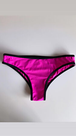 Pembe Kenarları Siyah Şeritli DAR KALIP Bikini Altı