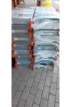 Banio Perilla Çift Çıkışlı 4+4 Basamaklı Metal Merdiven
