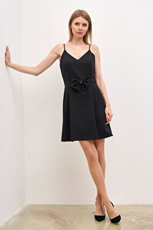 Ön Fiyonklu-İnnce Askılı Elbise