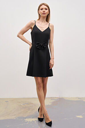 Ön Fiyonklu-İnnce Askılı Elbise