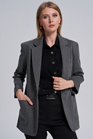 Mono Yaka-Cep Detaylı Ceket