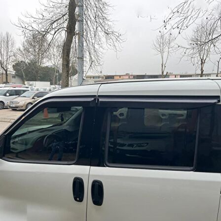 Fiat Doblo Ferrous Cam Rüzgarlığı 4 Parça 2015 ve Üstü