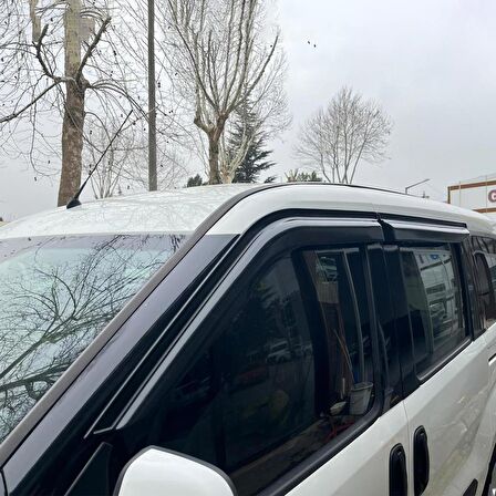 Fiat Doblo Ferrous Cam Rüzgarlığı 4 Parça 2015 ve Üstü