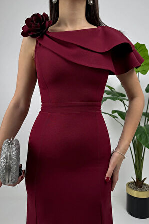 Delvira Drapeli Tek Omuz Çiçek Detaylı Uzun Bordo Abiye Elbise