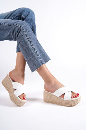 JET-MIX Dolgu Topuklu Ortopedik Taban Hasır Görünümlü Kadın Terlik CKT - Beyaz