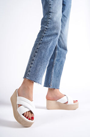 JET-MIX Dolgu Topuklu Ortopedik Taban Hasır Görünümlü Kadın Terlik CKT - Beyaz