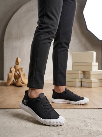 ET0248 Siyah Beyaz Taban Esnek Bağcıklı Ultra Hafif Nefes Alan Sneaker Ayakkabı