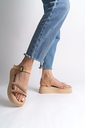 JET-ZLOHE Kalın Tokalı Taşlı Şeritli Ortopedik Taban Kadın Sandalet CTT - Ten