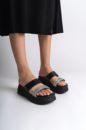 JET-SARAH Düz Topuklu Taşlı Şeritli Kalın ve Ortopedik Taban Kadın Terlik CST - Siyah