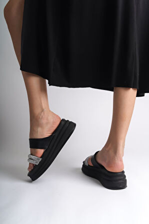 JET-SARAH Düz Topuklu Taşlı Şeritli Kalın ve Ortopedik Taban Kadın Terlik CST - Siyah