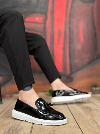 ET0005 Bağcıksız Yüksek Taban Siyah Beyaz Taban Rugan Klasik Püsküllü Corcik Erkek Ayakkabı