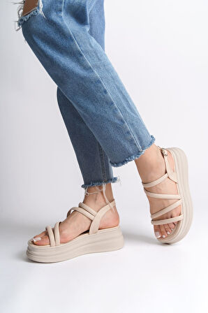 JET-NATALIE İnce Tokalı Şerit Detaylı Ortopedik Taban Kadın Sandalet  CKT - Krem