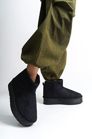 JET-AMELIA Bağcıksız Düz ve Kalın Taban İçi Kürklü Kısa Süet Kadın Bot  SST - Siyah