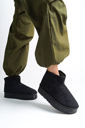 JET-AMELIA Bağcıksız Düz ve Kalın Taban İçi Kürklü Kısa Süet Kadın Bot  SST - Siyah