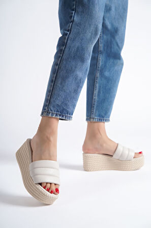 JET-REINA Dolgu Topuklu Ortopedik Taban Hasır Görünümlü Kadın Terlik CKT - Krem