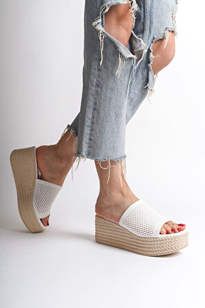 JET-MARLA Dolgu Topuklu Ortopedik Taban Hasır Görünümlü Triko Kadın Terlik  TKT - Beyaz