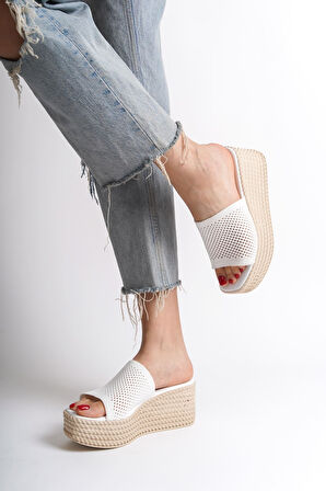 JET-MARLA Dolgu Topuklu Ortopedik Taban Hasır Görünümlü Triko Kadın Terlik  TKT - Beyaz