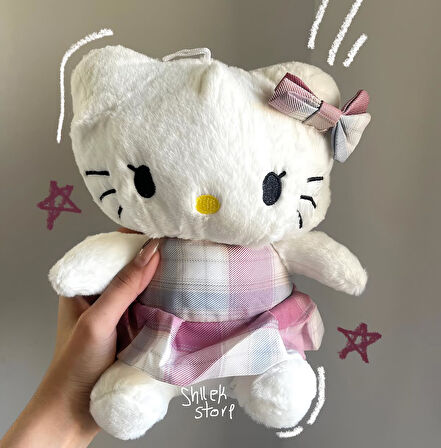 İthal Kumaş Elbiseli Hello Kitty Sanrio Peluş Karakter Figür Oyuncak Uyku & Oyun Arkadaşı 30 cm.