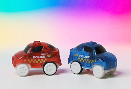 Magic Tracks Uyumlu 2’li LED Işıklı Oyuncak Polis Arabası Seti – Karanlıkta Parlayan Ray Arabaları