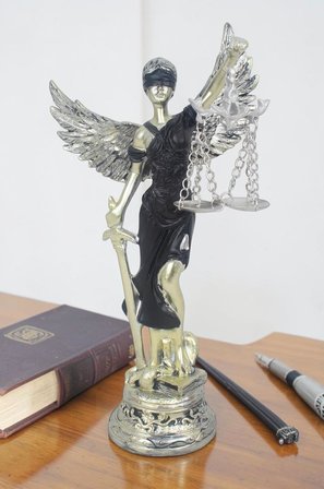 Lüks Polyester Themis Adalet Heykeli 20 cm Dekoratif Biblo Terazi Figür Ev Ofis Vitrin Hediyesi Şık