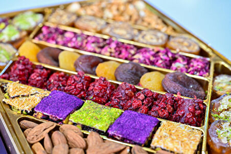 Tadım Dünyası Lüx Karışık Hediyelik Kuruyemiş & Lokum 850 gr 103