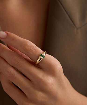 14 Ayar Altın Yeşil Taşlı Yüzük