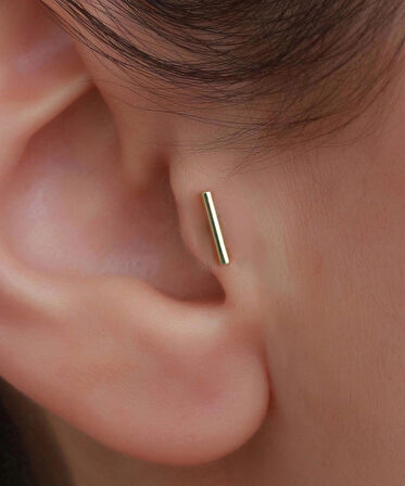 14 Ayar Altın Çizgi Tragus Piercing