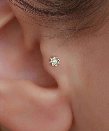 14 Ayar Altın Taşlı Yıldız Tragus Piercing