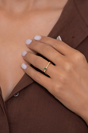 14 Ayar Altın Yeşil Baget Taşlı Düz Yüzük