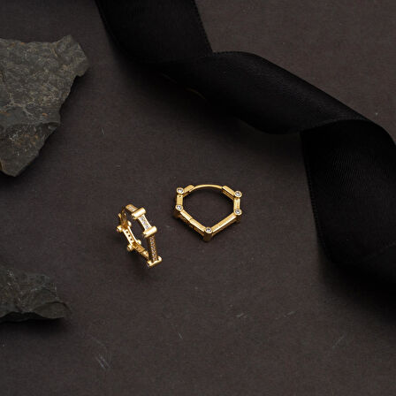 Üçgen Spor Altın Küpe