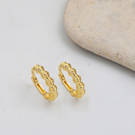 Burgulu Halka Altın Küpe