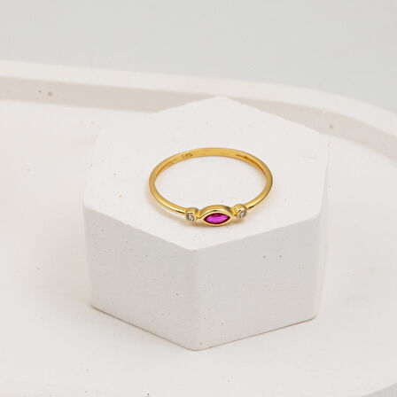 Kırmızı Markiz Taşlı 14 Ayar Altın Yüzük