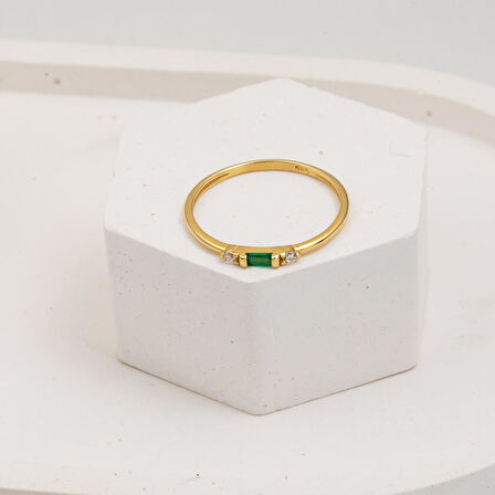 Minimal Yeşil Bagetli 14 Ayar Altın Yüzük