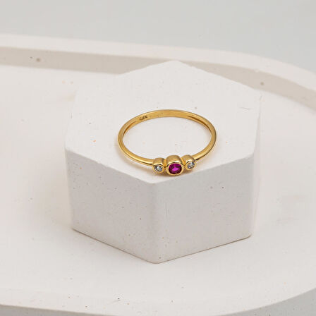 Kırmızı Tektaşlı Tria 14 Ayar Altın Yüzük