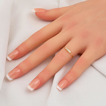 Oval Minimal Beştaş 14 Ayar Altın Yüzük