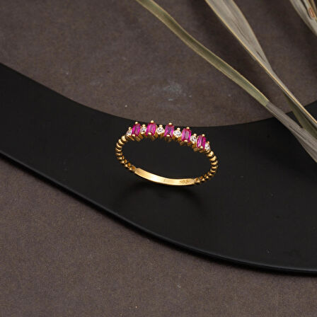 Kırmızı Bagetli Altın Yüzük 14 Ayar