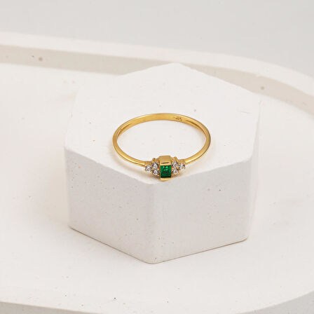 Yeşil Bagetli 14 Ayar Altın Minimal Yüzük