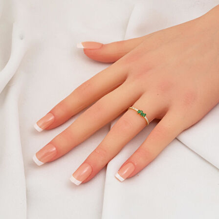 14 Ayar Altın Yeşil Bagetli Yüzük