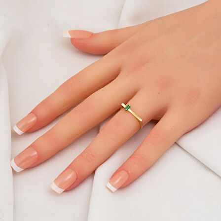 Köşeli Yeşil Taşlı Altın Yüzük 14 Ayar