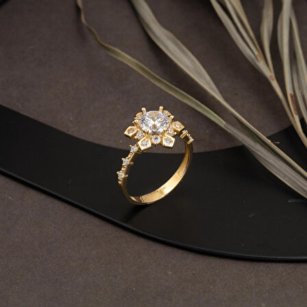 Serenay 14 Ayar Altın Tektaş Yüzük