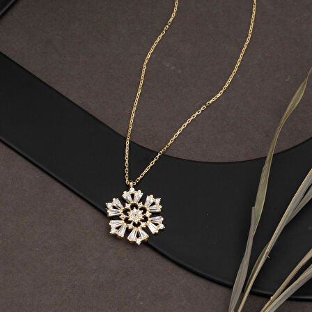 14 Ayar Altın Kartanesi Kolye