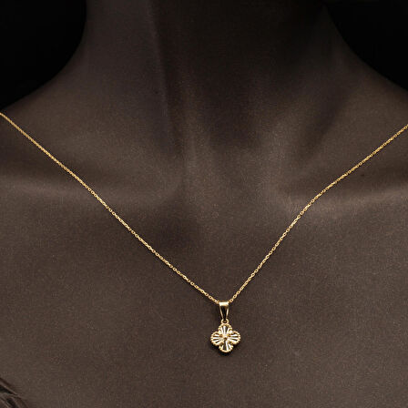 Parıltılı Yonca 14 Ayar Altın Kolye Ucu